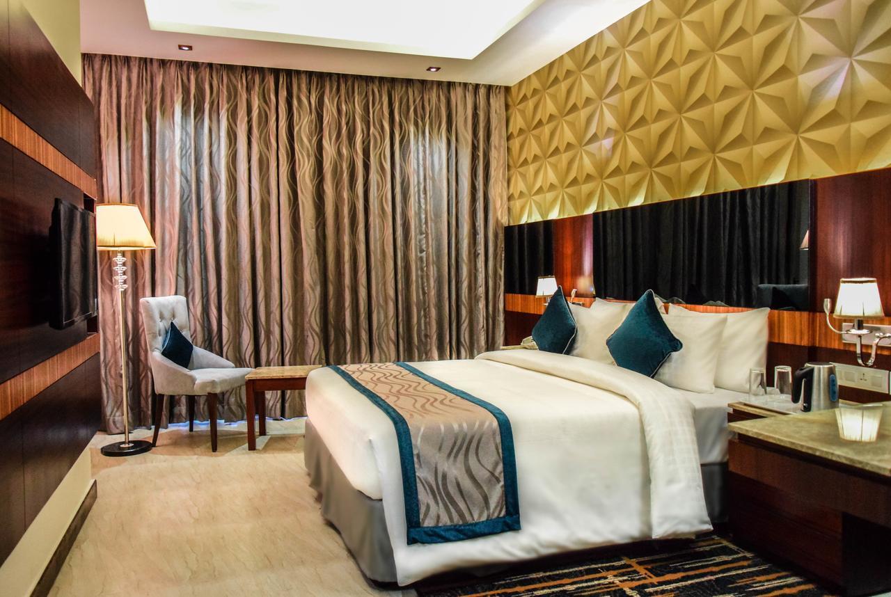 Rg Royal Hotel Бенґалуру Екстер'єр фото
