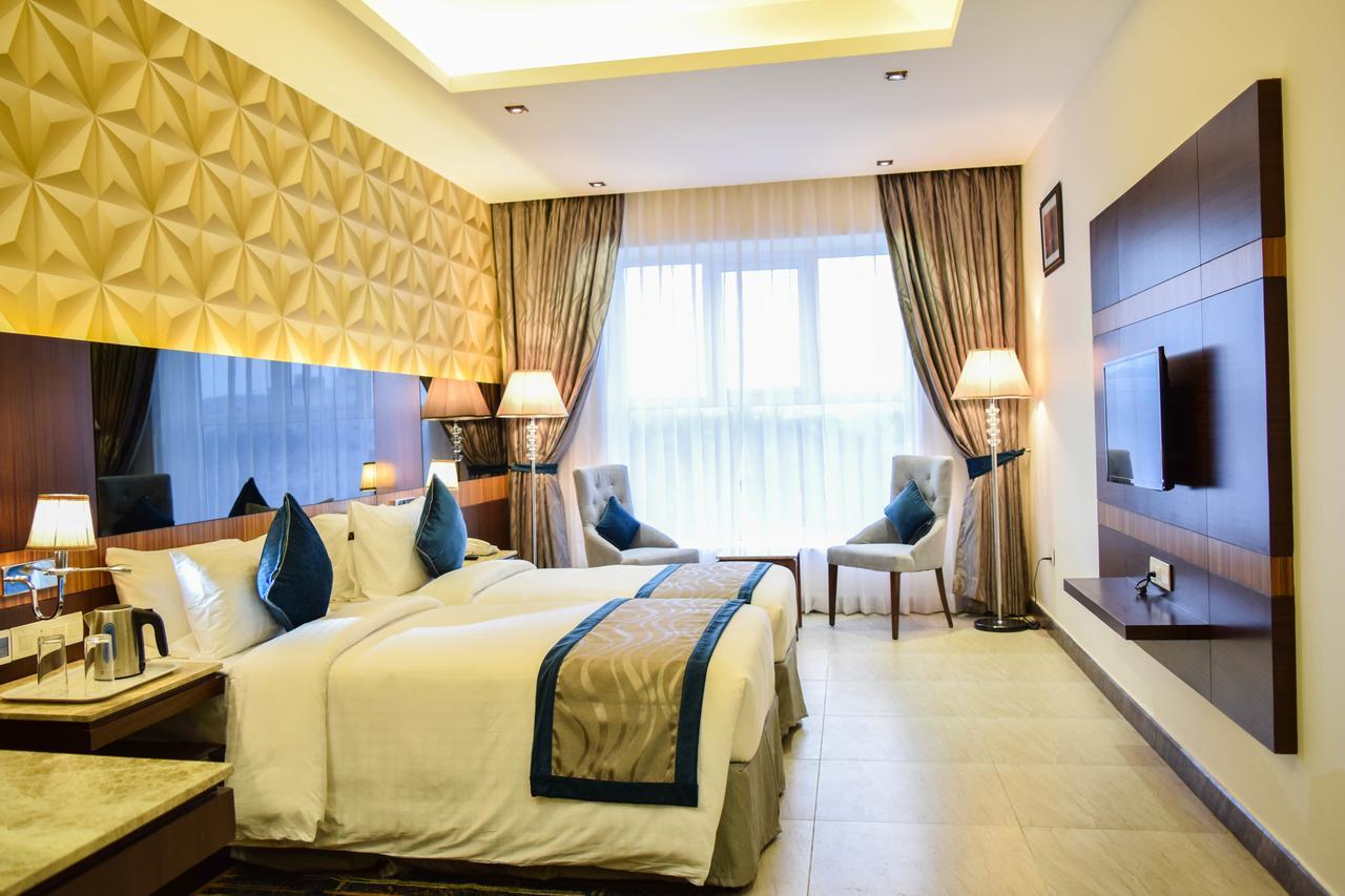 Rg Royal Hotel Бенґалуру Екстер'єр фото