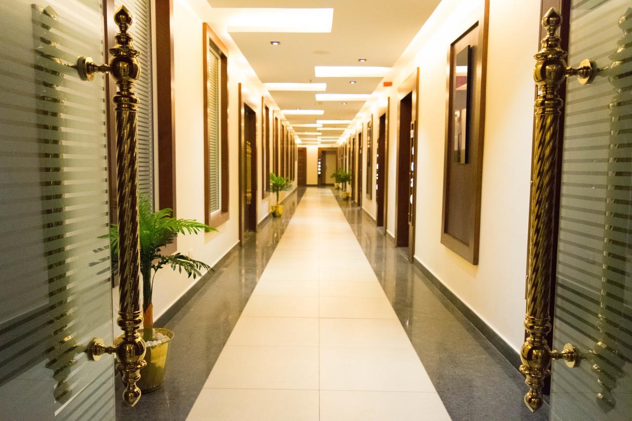 Rg Royal Hotel Бенґалуру Екстер'єр фото